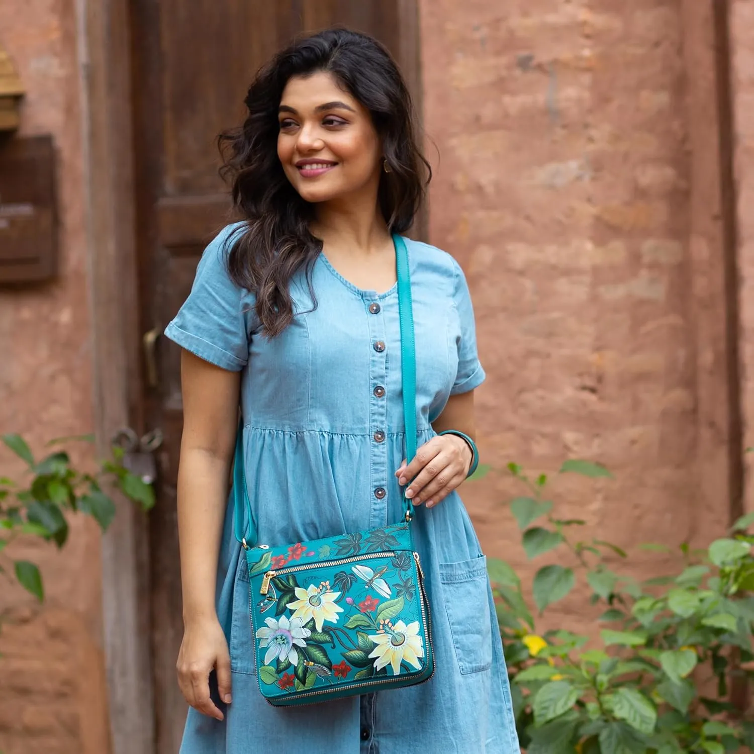 Anuschka Expandable Travel Crossbody-550
