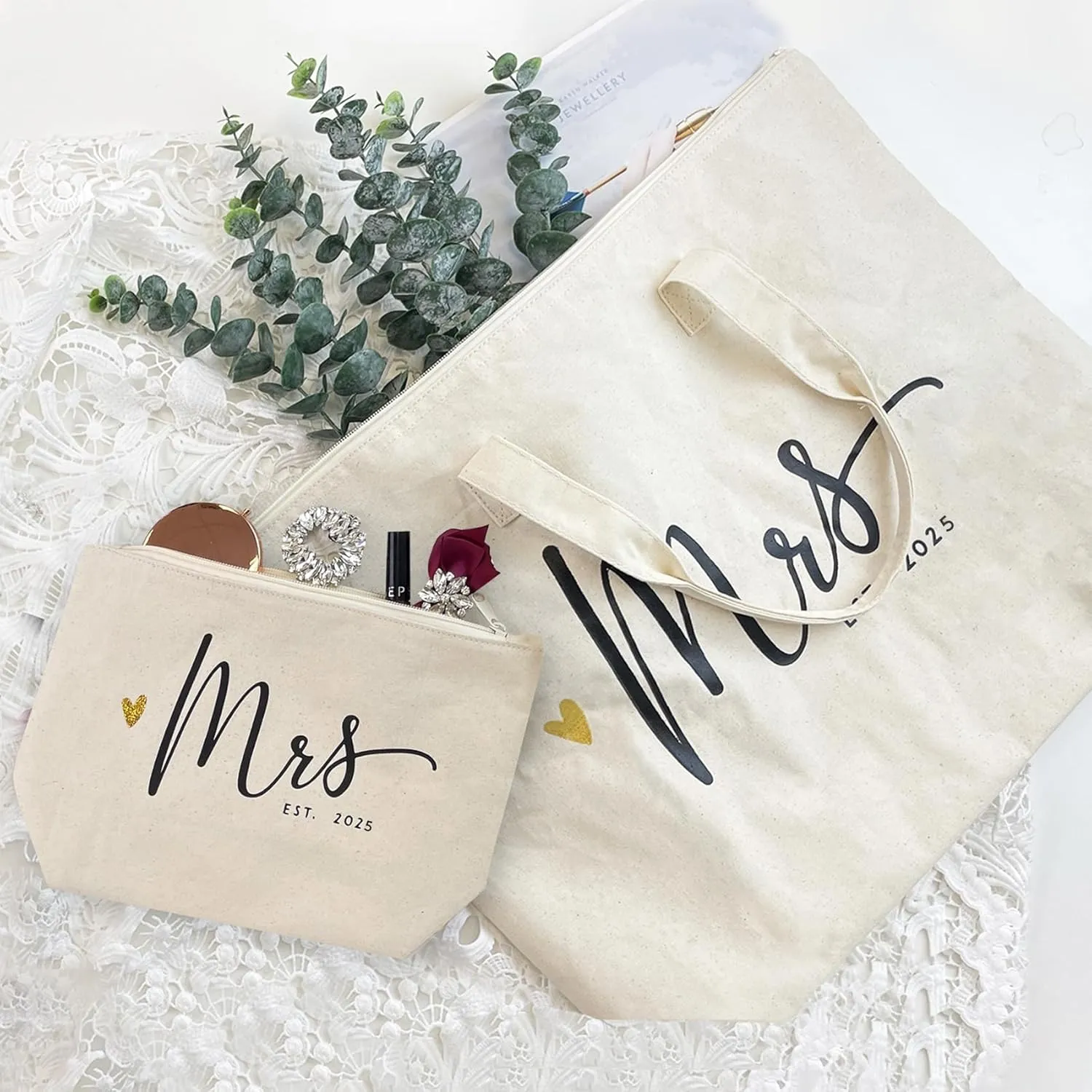 CARAKNOTS Future Mrs. Bag 2025 Bride Gifts for Wedding Bachelorette Engagement Party Accessories Bridal Shower Gifts for Bride to Be Tote Cotton Beach Shoulder Bag with Zipper and Pocket 2 Pcs
