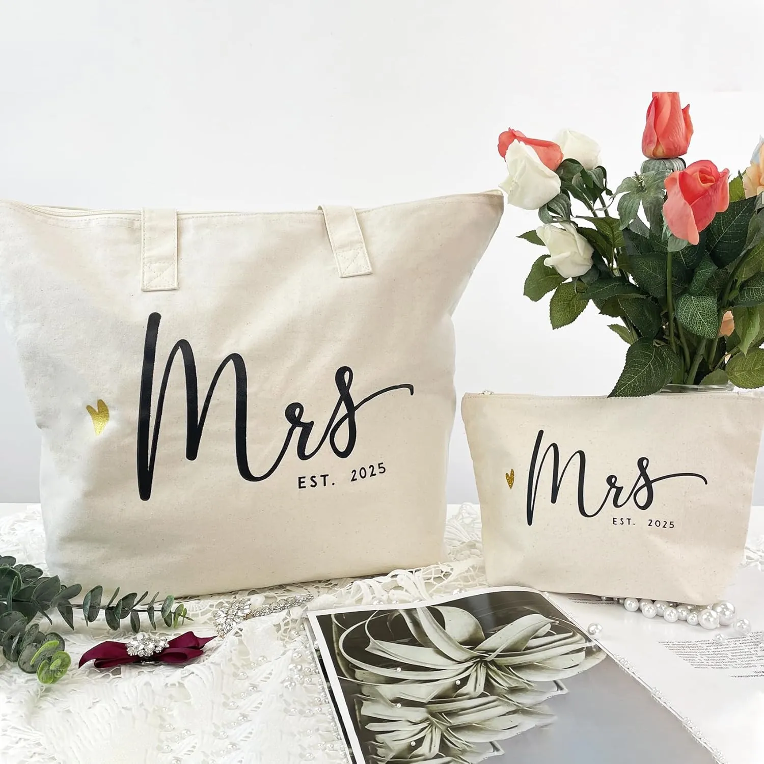 CARAKNOTS Future Mrs. Bag 2025 Bride Gifts for Wedding Bachelorette Engagement Party Accessories Bridal Shower Gifts for Bride to Be Tote Cotton Beach Shoulder Bag with Zipper and Pocket 2 Pcs