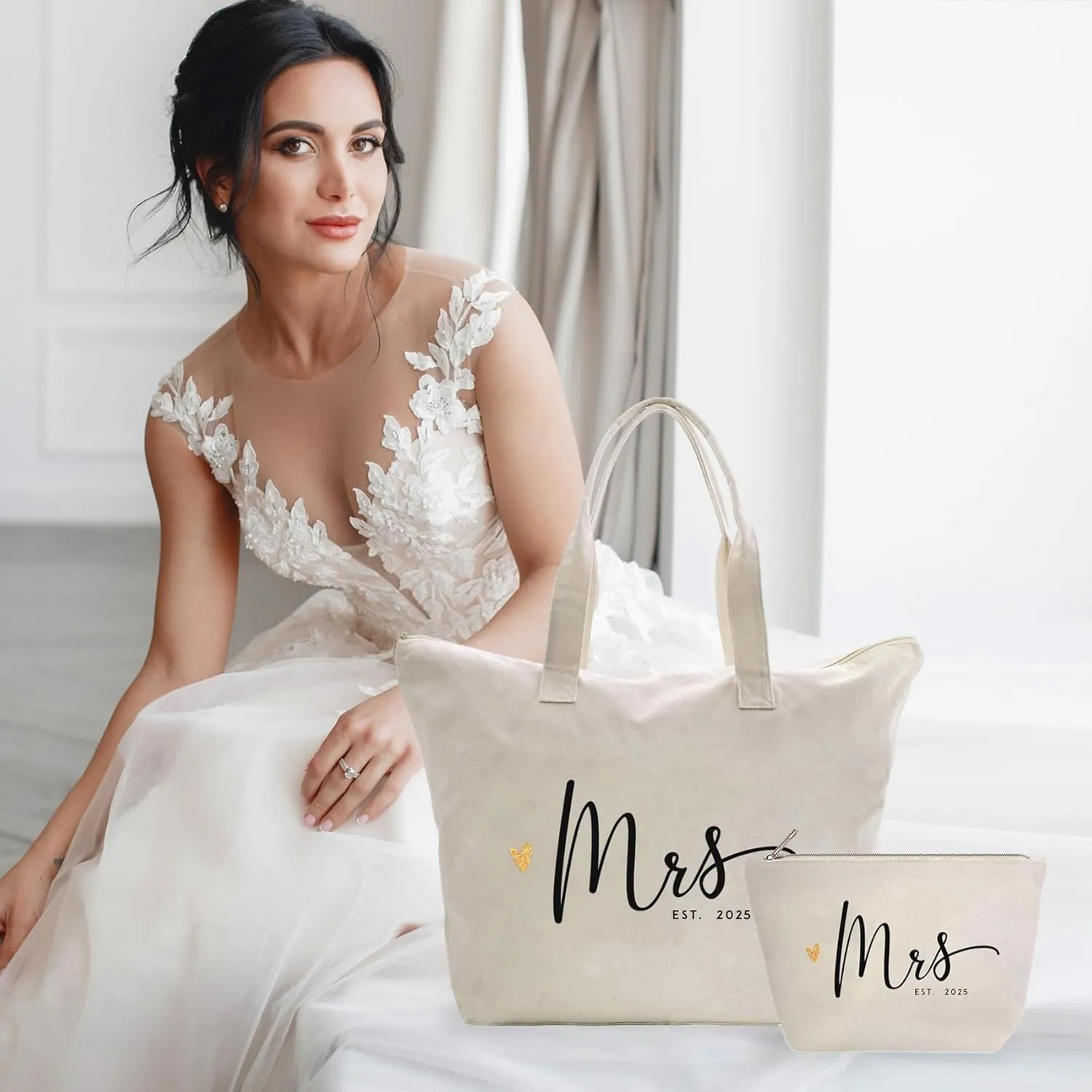 CARAKNOTS Future Mrs. Bag 2025 Bride Gifts for Wedding Bachelorette Engagement Party Accessories Bridal Shower Gifts for Bride to Be Tote Cotton Beach Shoulder Bag with Zipper and Pocket 2 Pcs