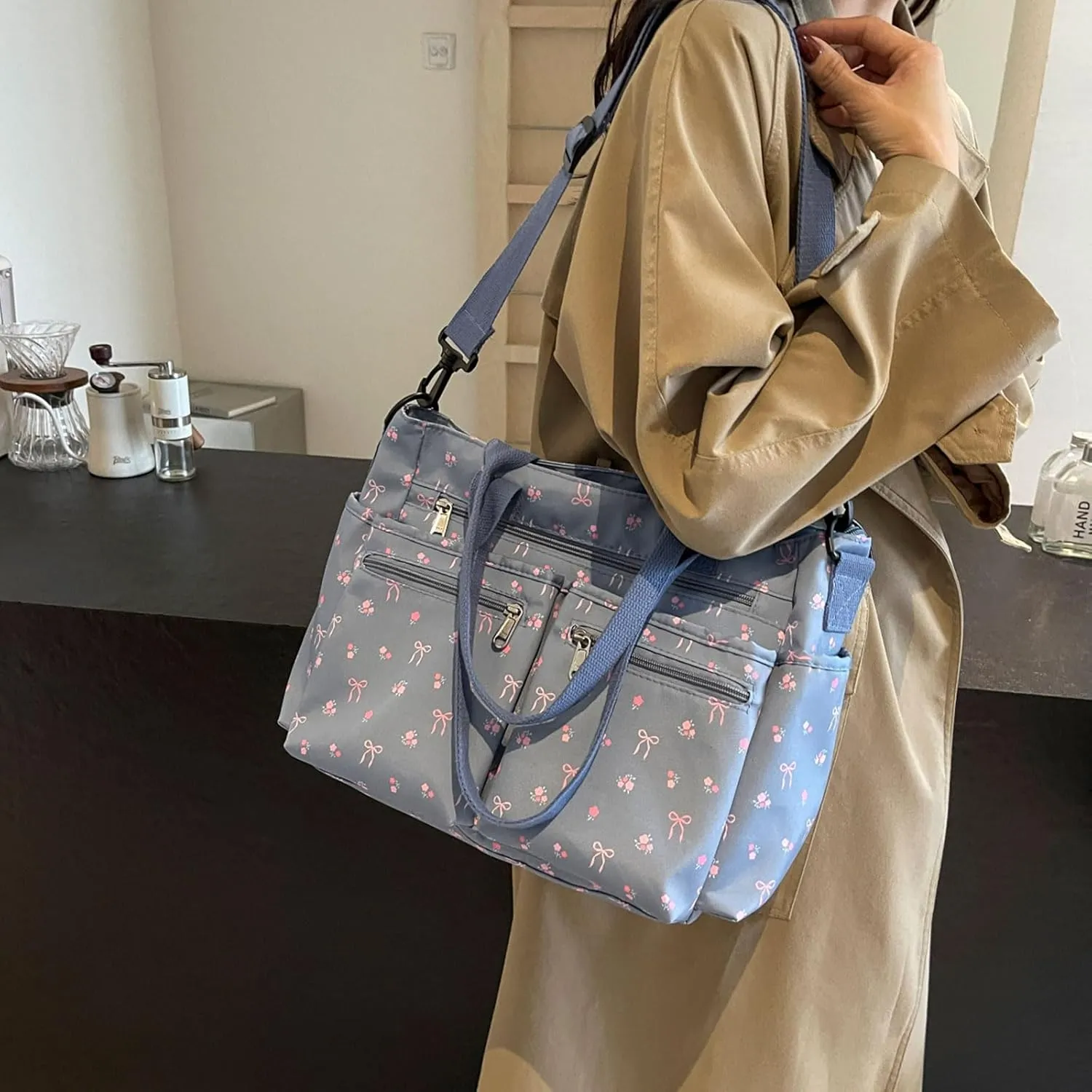 Casual Messenger Bag Floral Nylon Crossbody Bag Chic Shoulder Bag Travel Daypacks