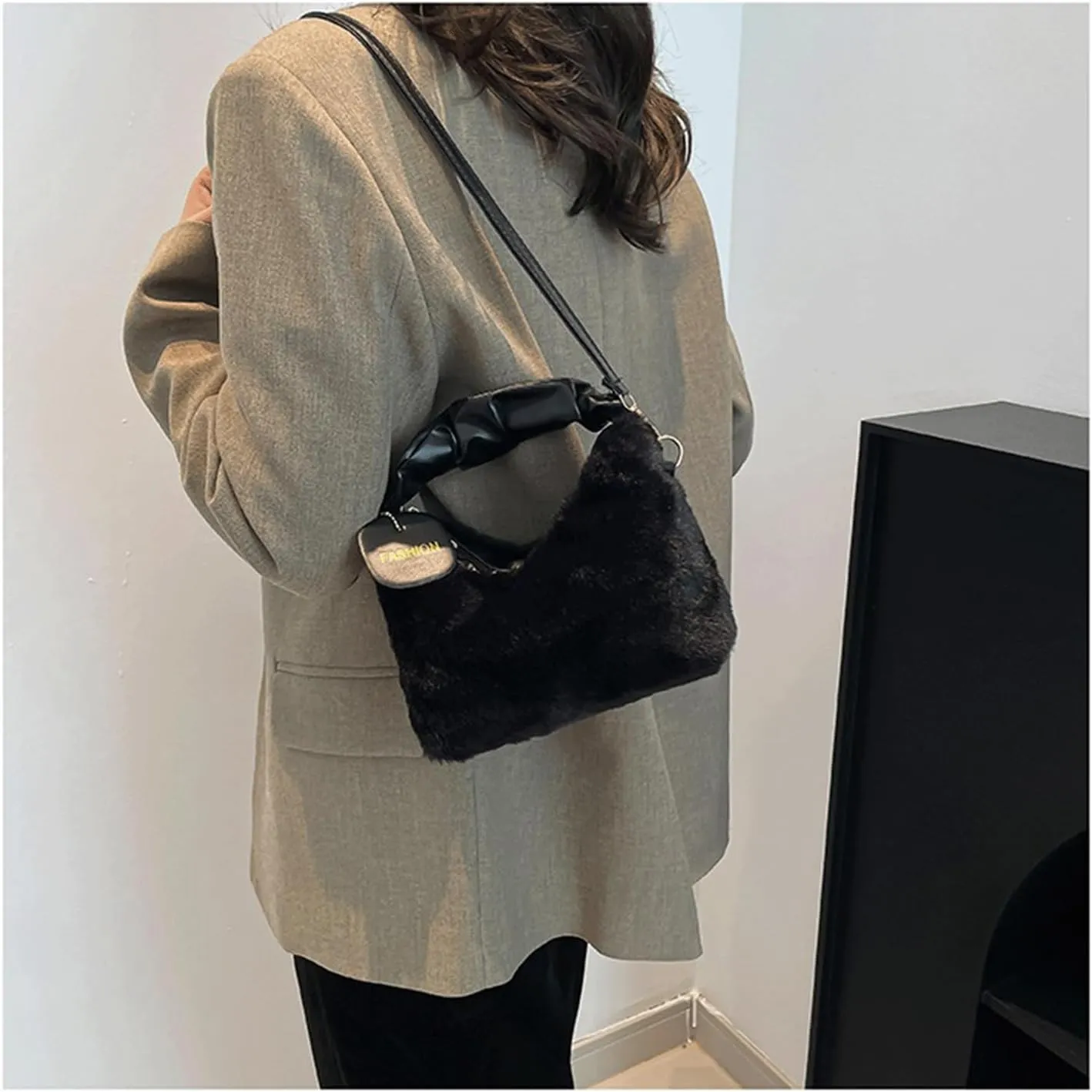 Cute Purse Small Faux Fur Hobo Bag Fluffy Mini Purses Retro Soft Classic Chic Faux Fur Convertible Handbag