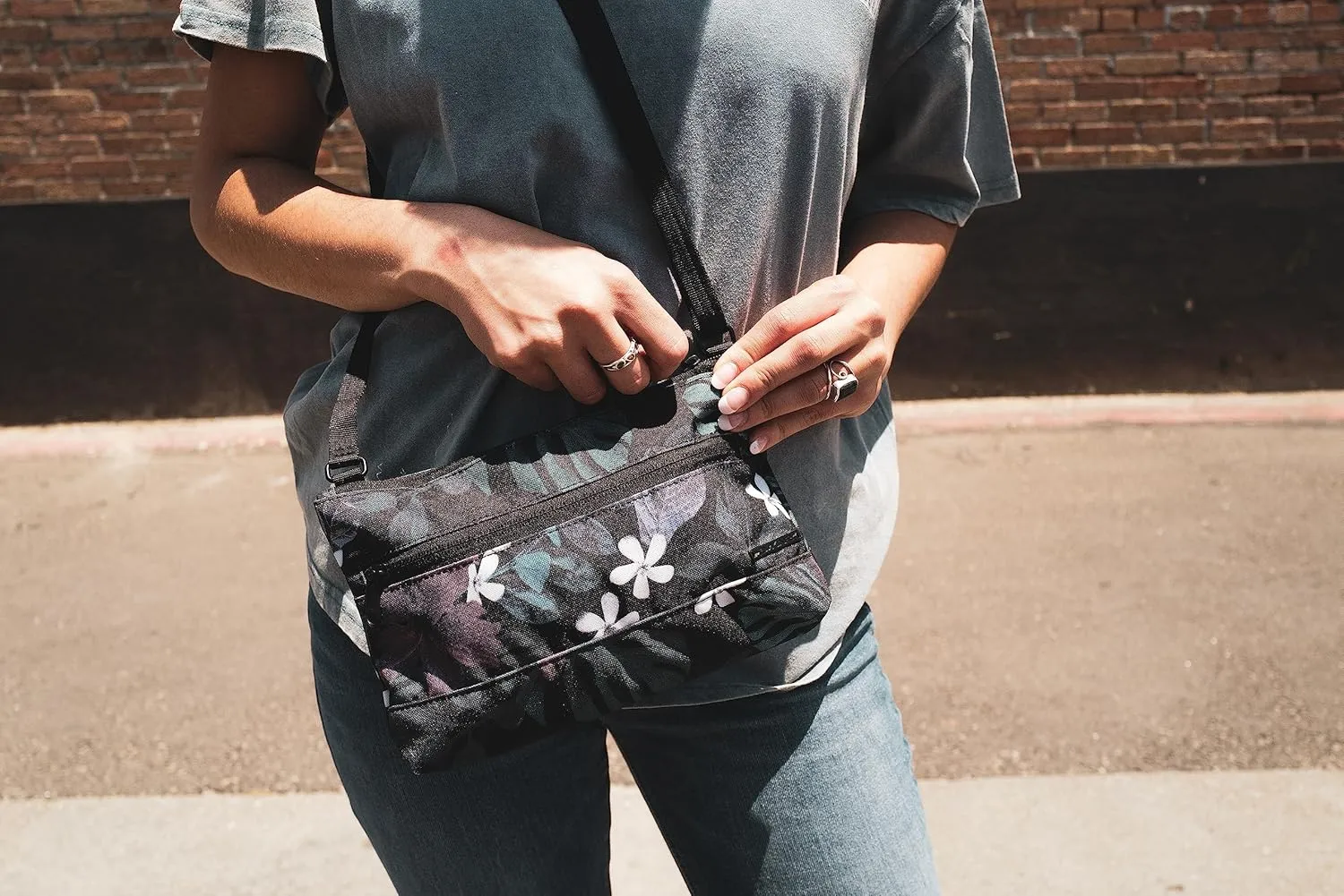 Dakine Jacky Crossbody Handbag, Women's