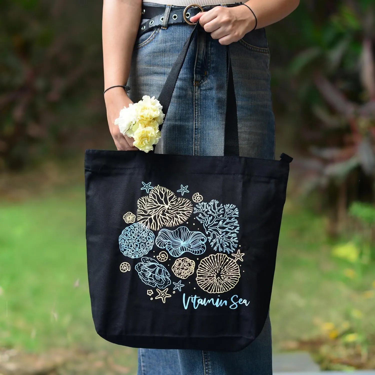 Ecoright Aesthetic Canvas Tote Bag for Women Large Zipper Tote Bags with Pocket, Womens Tote Bag for Yoga, Work, Beach