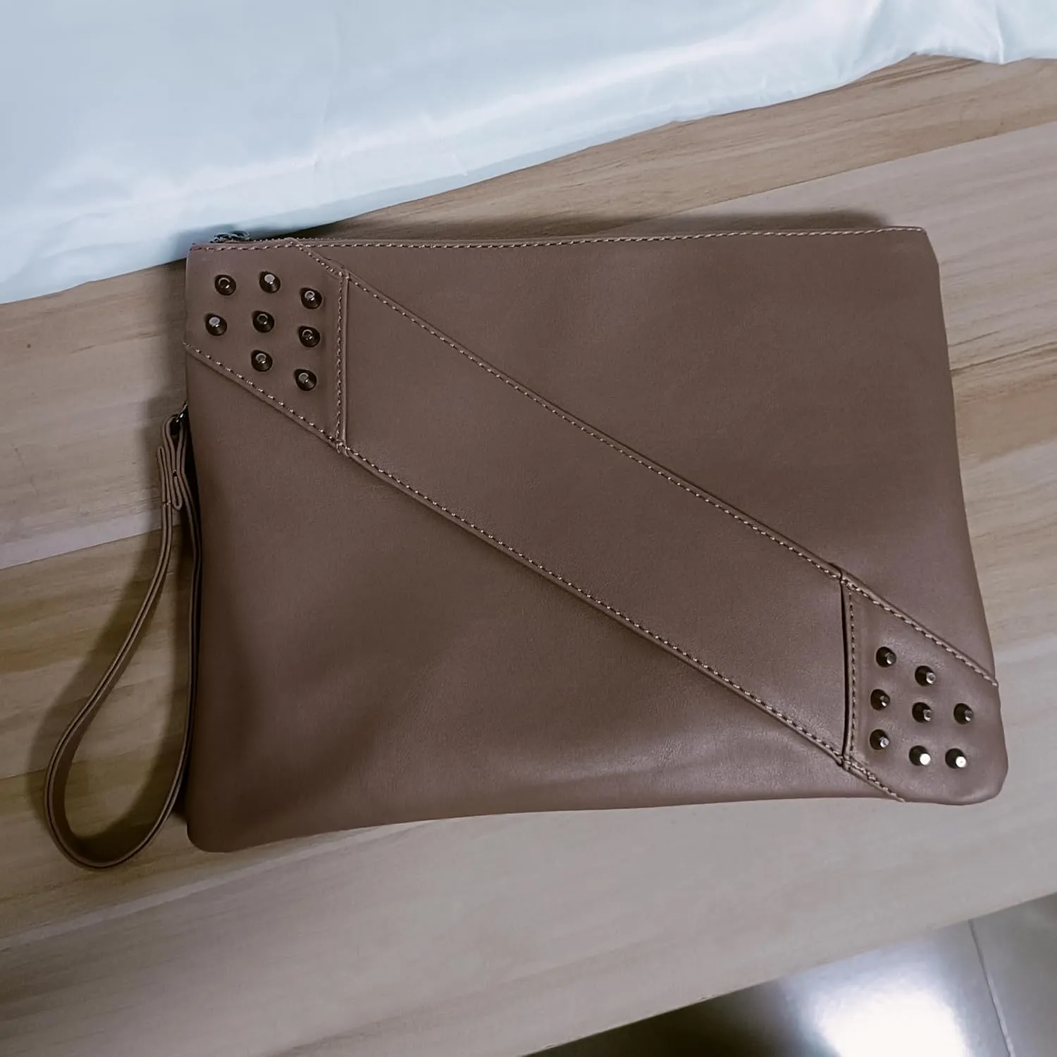 Fashion Women Clutches Rivet PU Leather Crossbody Bag Envelope Clutch Purse with Hand Strap