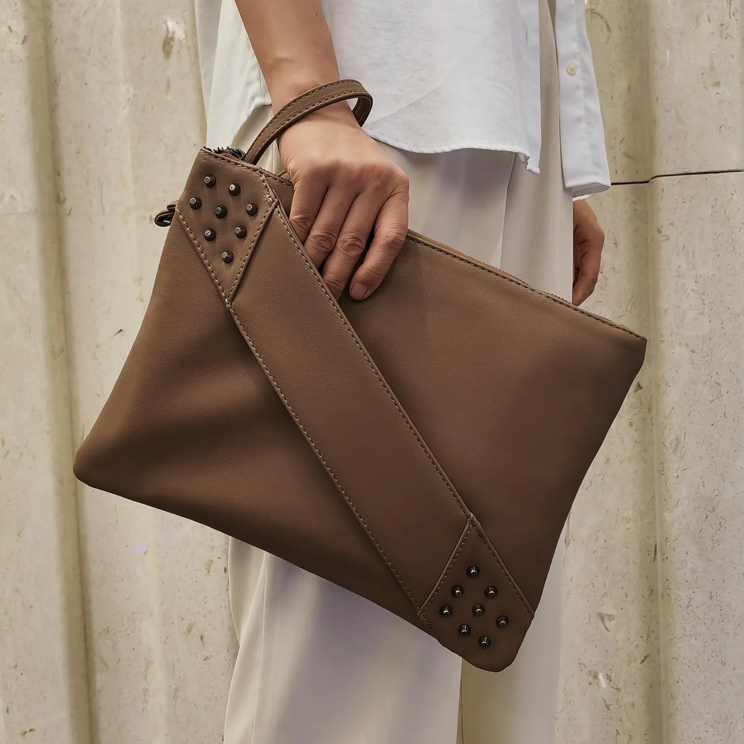 Fashion Women Clutches Rivet PU Leather Crossbody Bag Envelope Clutch Purse with Hand Strap