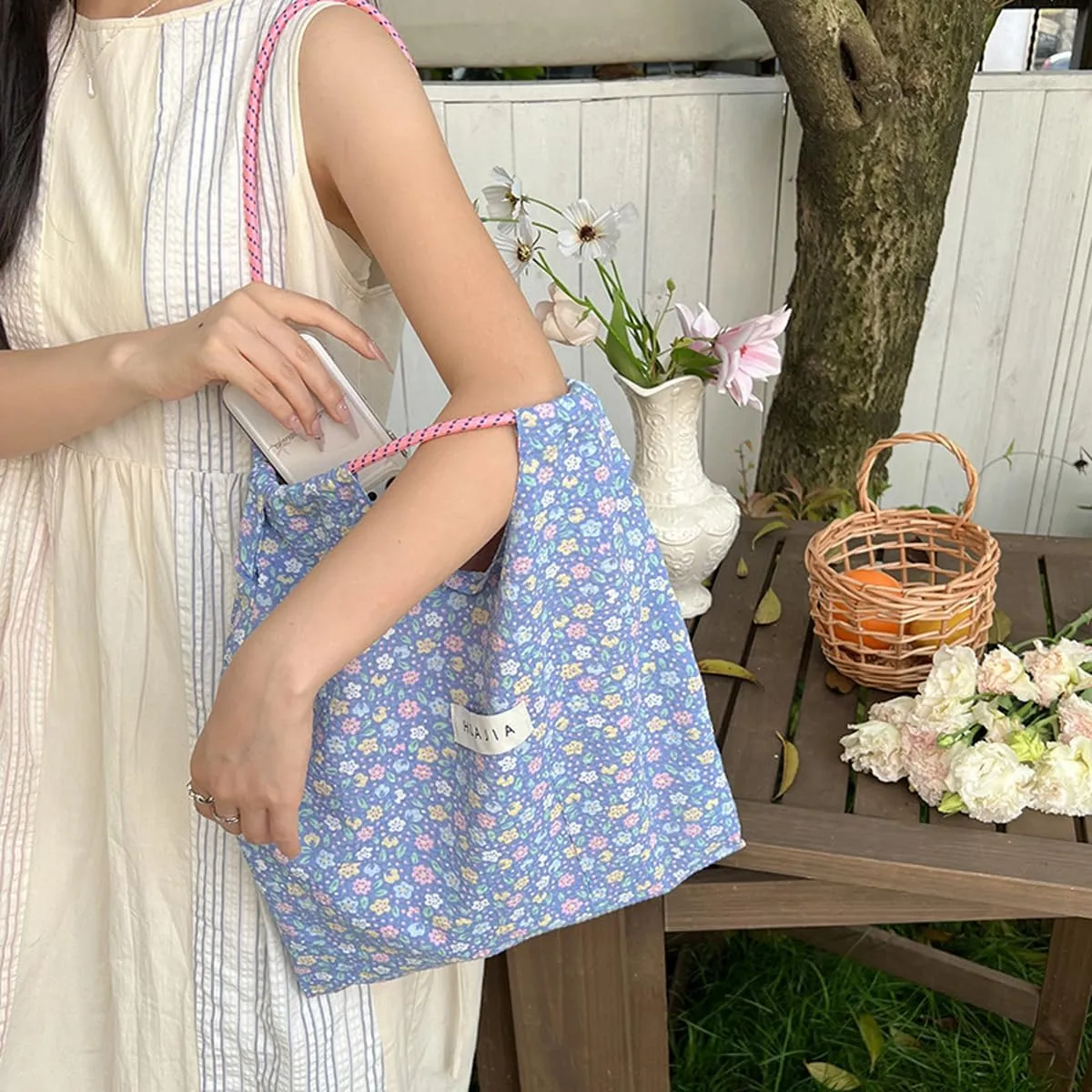 Korean version floral handbag for women's fresh Japanese style small floral shoulder bag with large capacity shopping bag