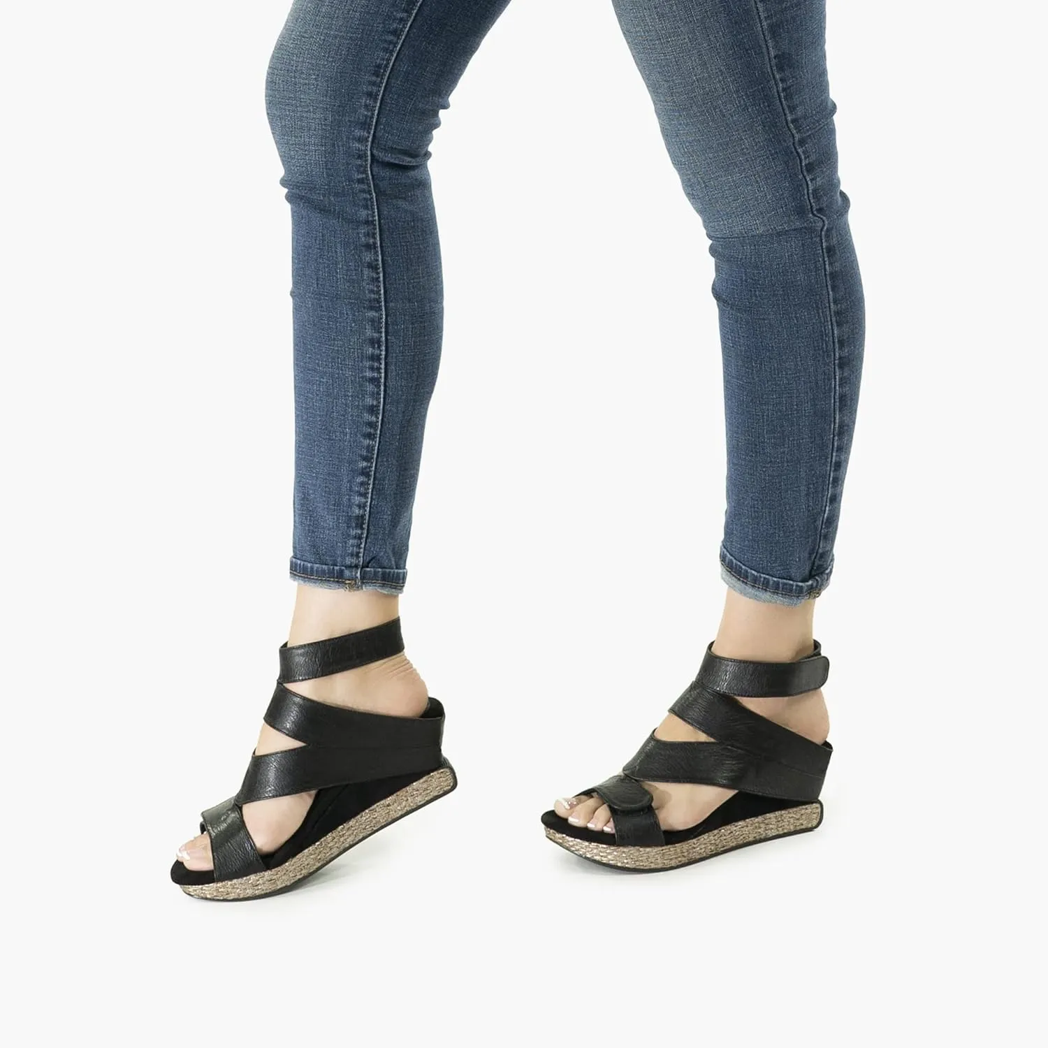 Olivia 4 - Cream flips to Black
