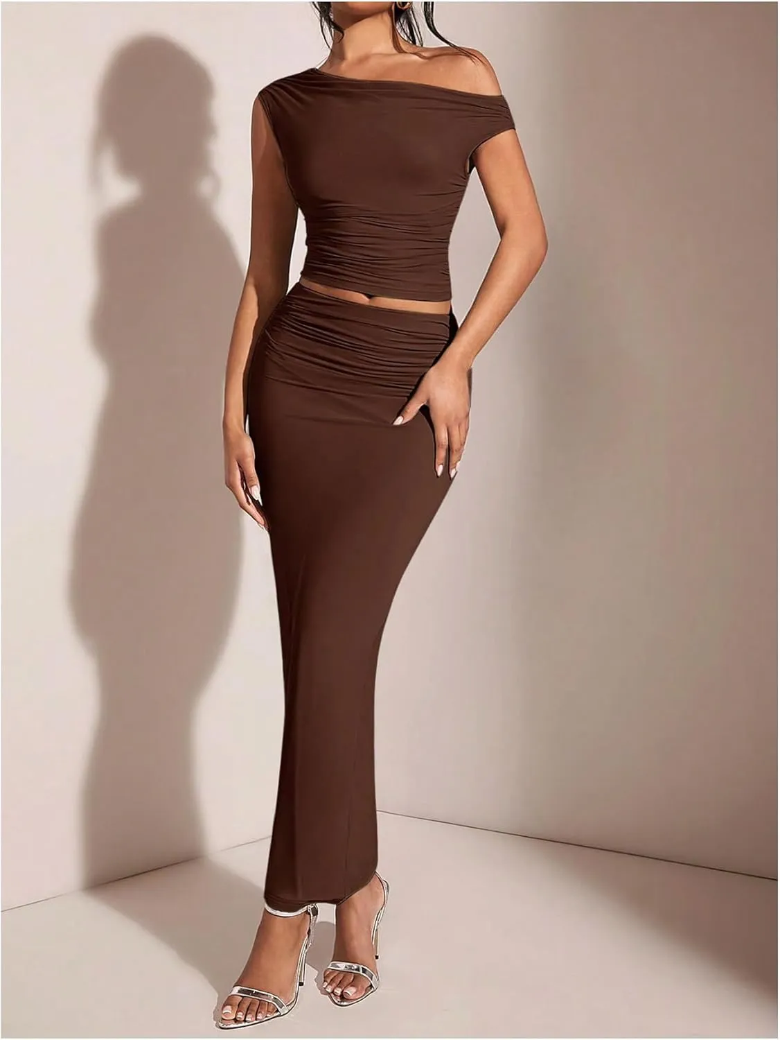 WDIRARA Women's 2 Piece Outfits Floral Print One Shoulder Crop Top Bodycon Ruched Maxi Skirt Set