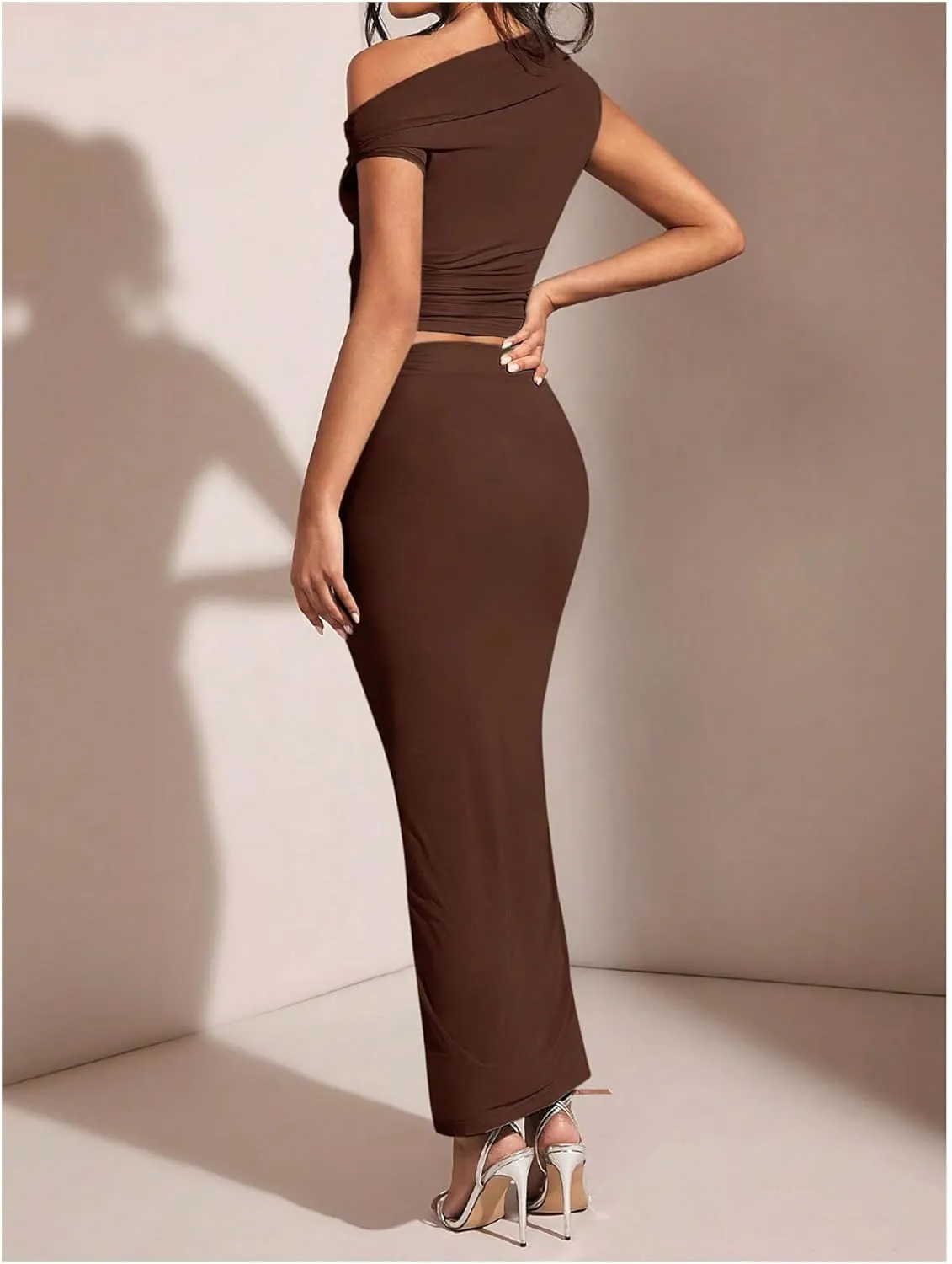WDIRARA Women's 2 Piece Outfits Floral Print One Shoulder Crop Top Bodycon Ruched Maxi Skirt Set